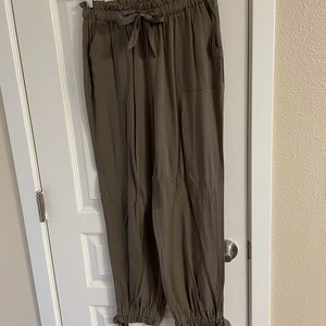 Lulus jogger style pants